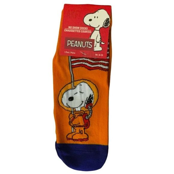 Peanuts Astronaut Snoopy Socks. NWT - Picture 1 of 5